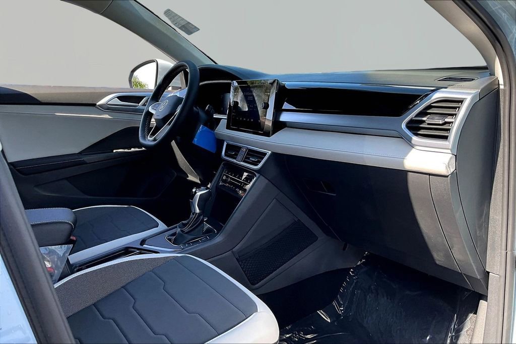 New 2026 Volkswagen Taos SE image 26