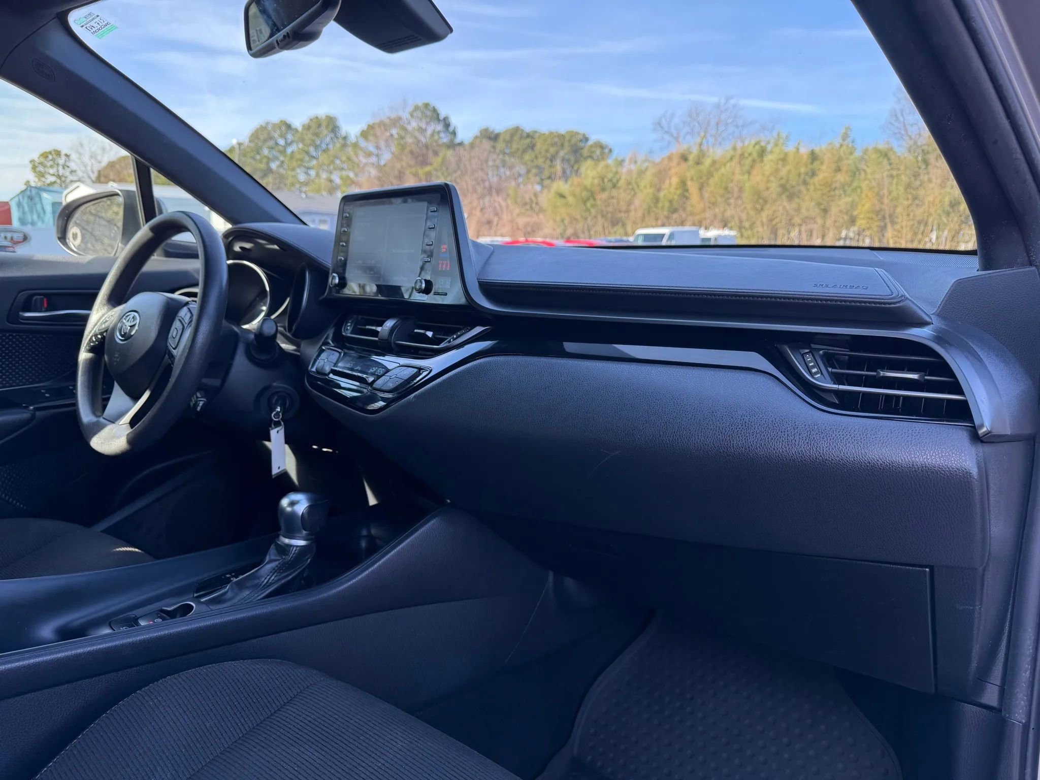 Used 2019 Toyota C-HR LE image 27