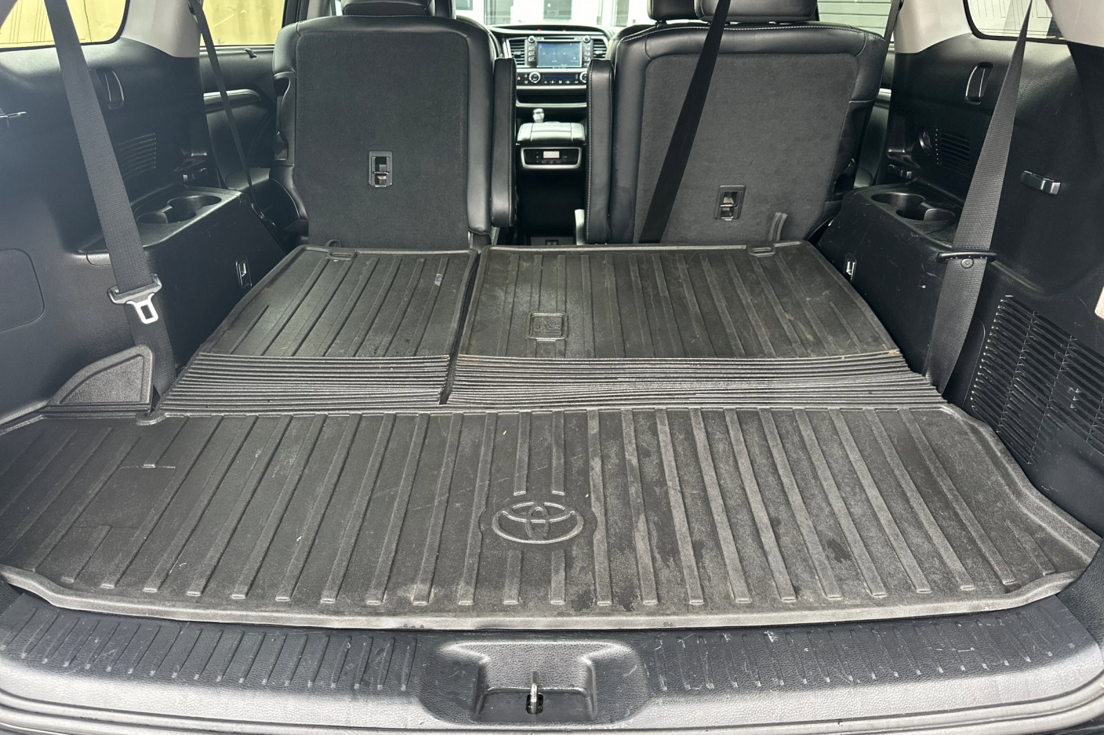 Used 2017 Toyota Highlander XLE image 33