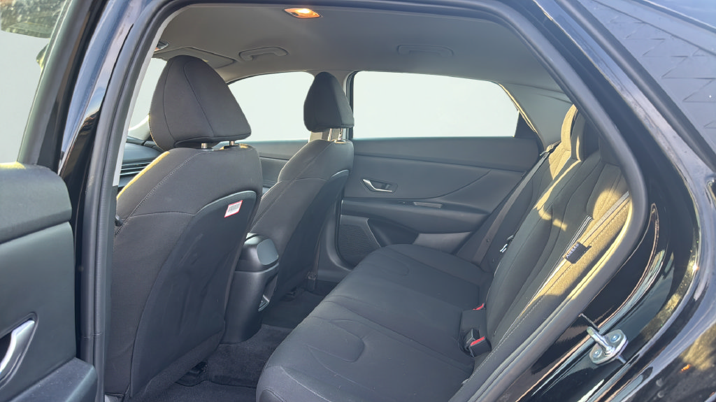 Used 2026 Hyundai Elantra Hybrid w/ Cargo Package FWD image 13