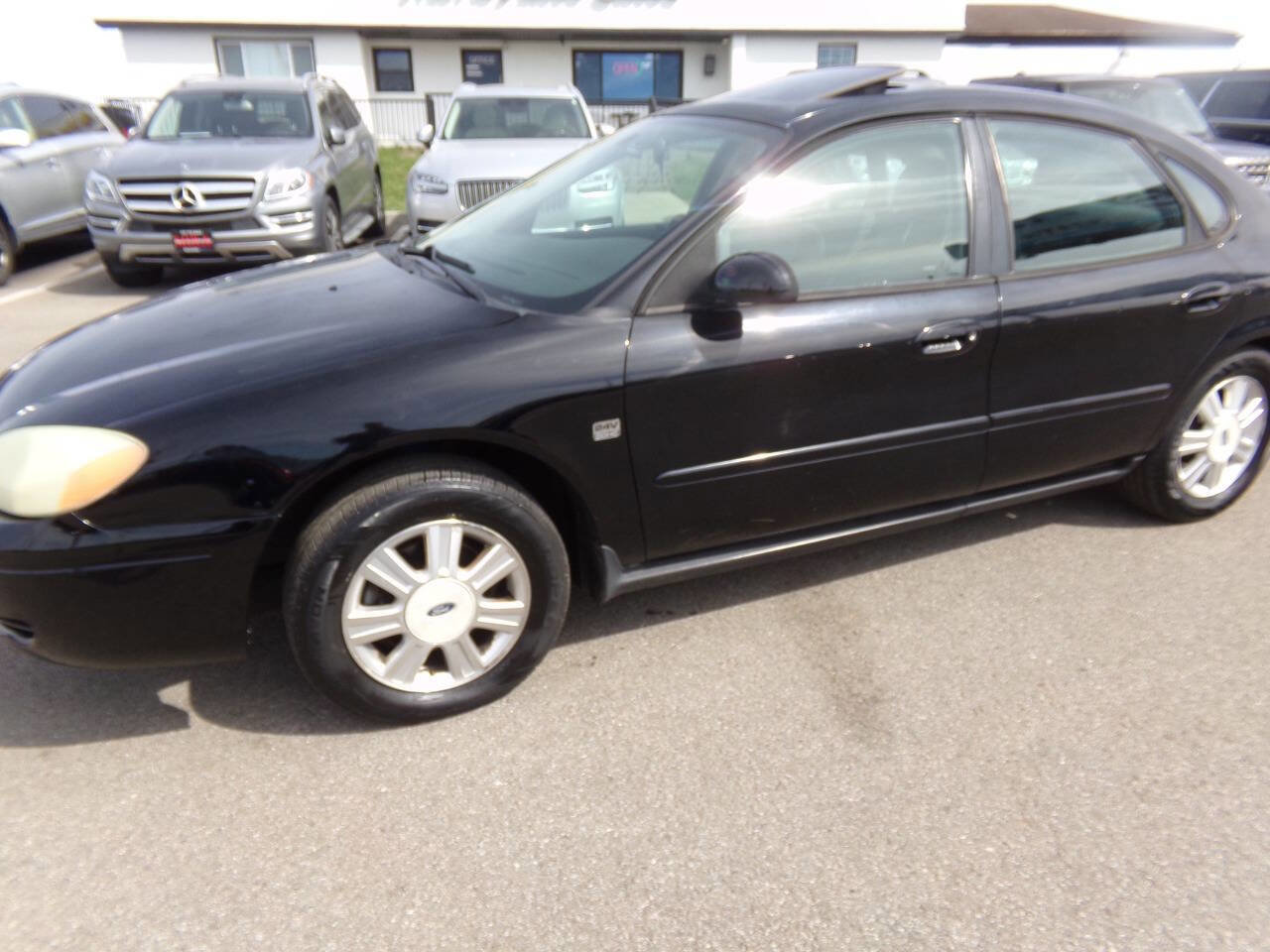 Used 2004 Ford Taurus SEL image 49