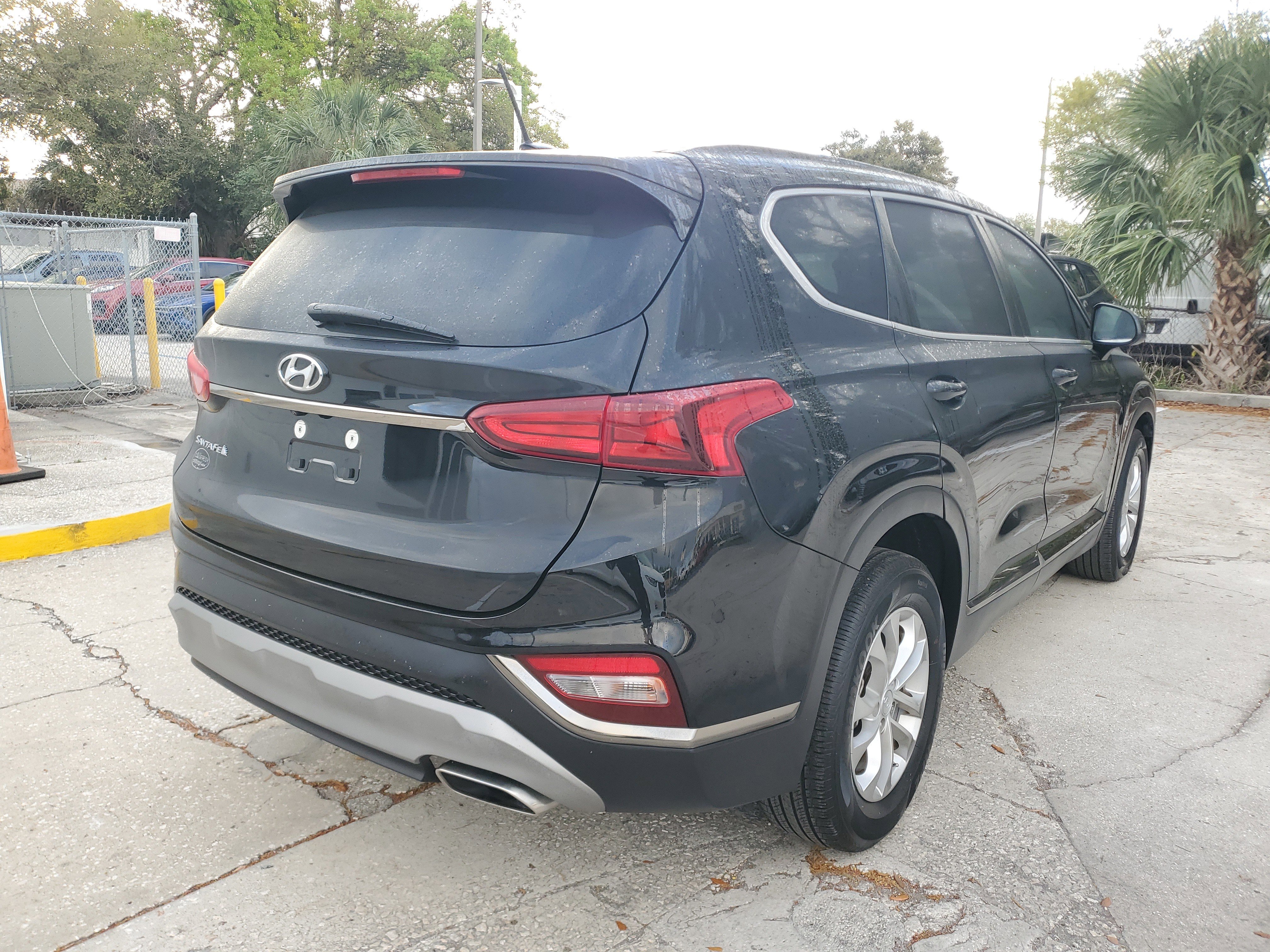 Used 2019 Hyundai Santa Fe SE image 3