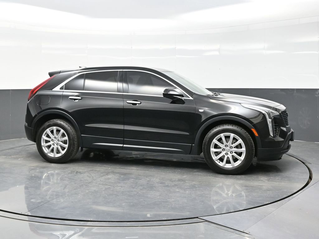 Used 2019 Cadillac XT4 Luxury w/ Cold Weather Package image 8