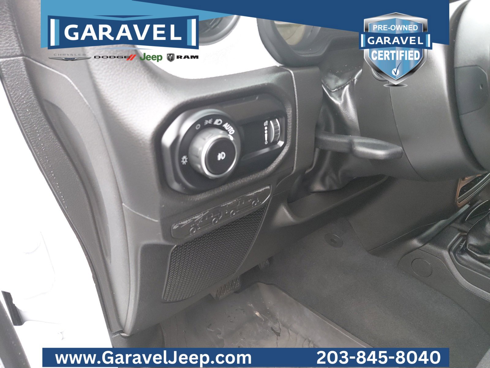 Used 2025 Jeep Wrangler Sport S image 23