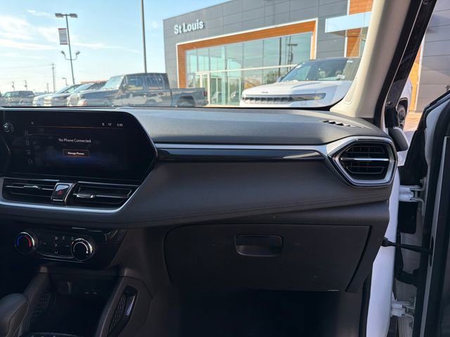 Used 2025 Chevrolet TrailBlazer LT AWD/4WD image 33