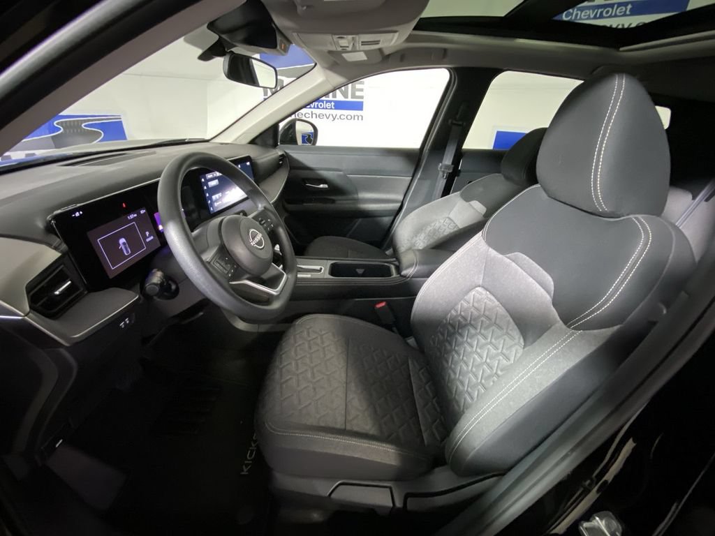Used 2025 Nissan Kicks SV w/ SV Premium Package AWD/4WD image 24