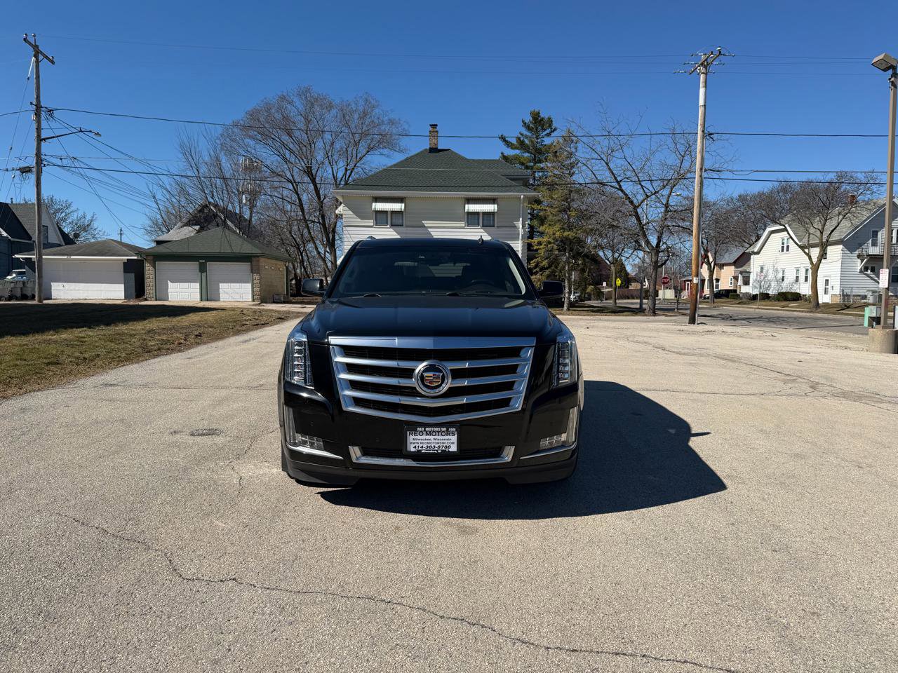 Used 2015 Cadillac Escalade Luxury image 2