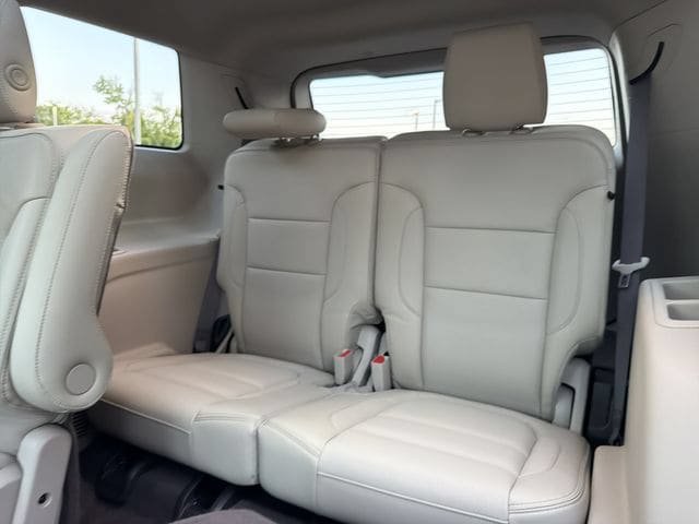 Used 2019 GMC Acadia Denali w/ Technology Package FWD image 14