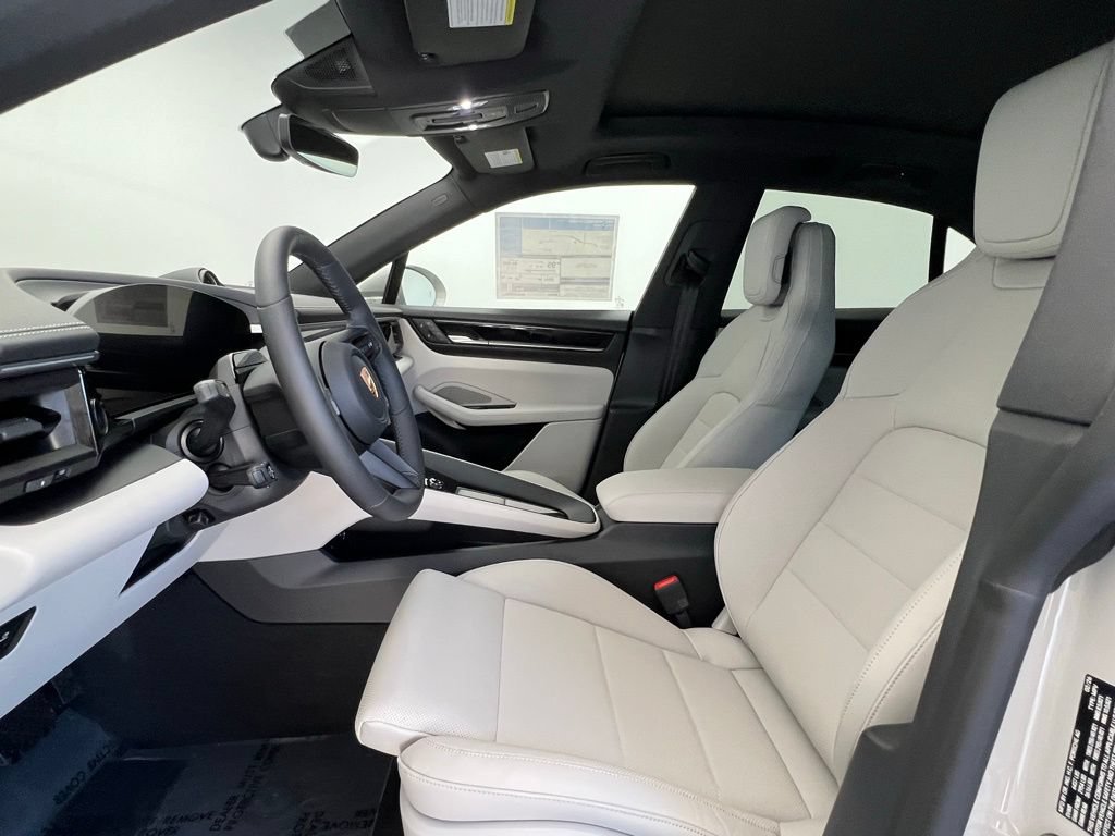 New 2026 Porsche Macan 4 Electric AWD/4WD image 5