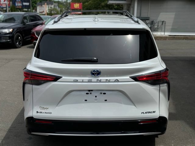 Used 2025 Toyota Sienna Platinum AWD/4WD image 30