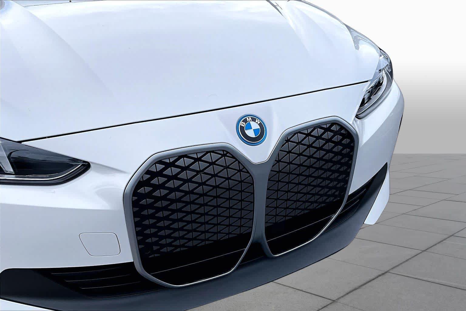 Used 2025 BMW i4 eDrive40 RWD image 29