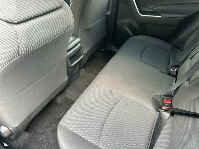 Used 2021 Toyota RAV4 LE image 14