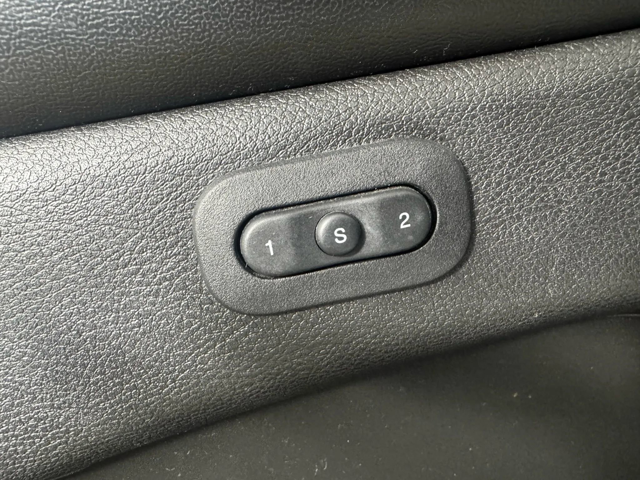 Used 2018 Dodge Durango GT w/ Blacktop Package image 41