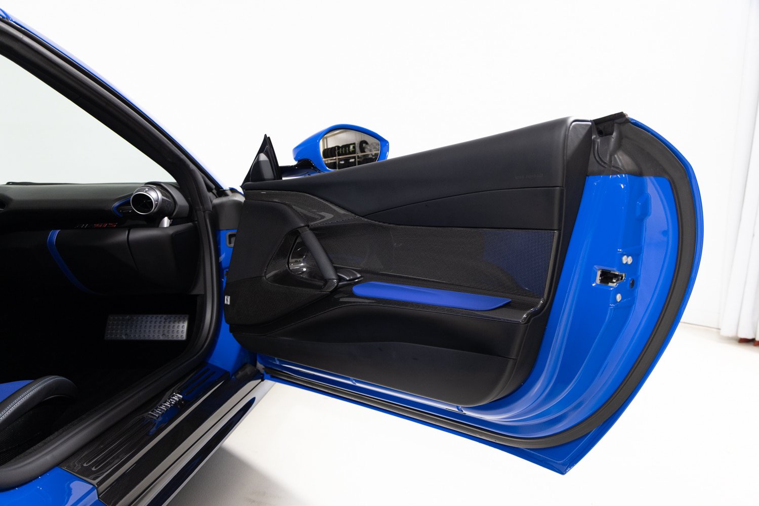 Certified 2022 Ferrari 812 GTS RWD image 26