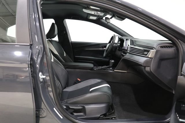 Used 2025 Toyota Camry SE FWD image 33