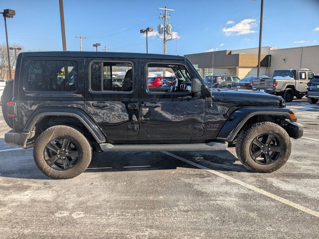 Used 2022 Jeep Wrangler Unlimited Sahara image 4