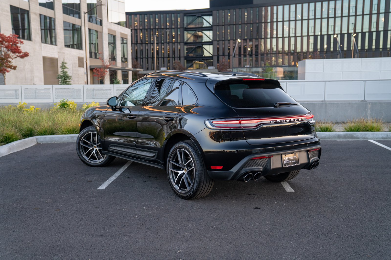 Certified 2026 Porsche Macan Turbo AWD/4WD image 3