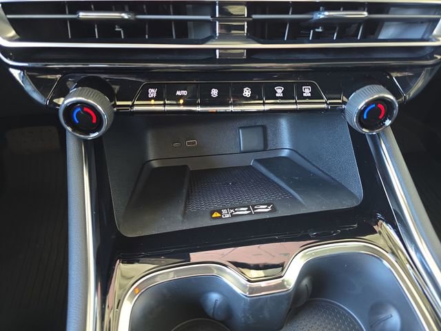 New 2026 Chevrolet Traverse RS w/ LPO, Floor Liner Package image 16