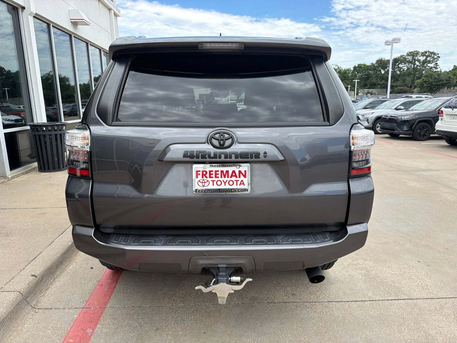 Used 2022 Toyota 4Runner SR5 Premium w/ Moonroof Package RWD image 9