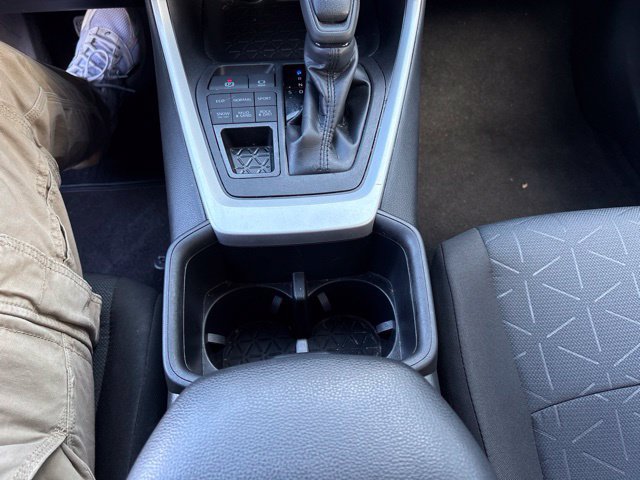 Used 2025 Toyota RAV4 XLE AWD/4WD image 21