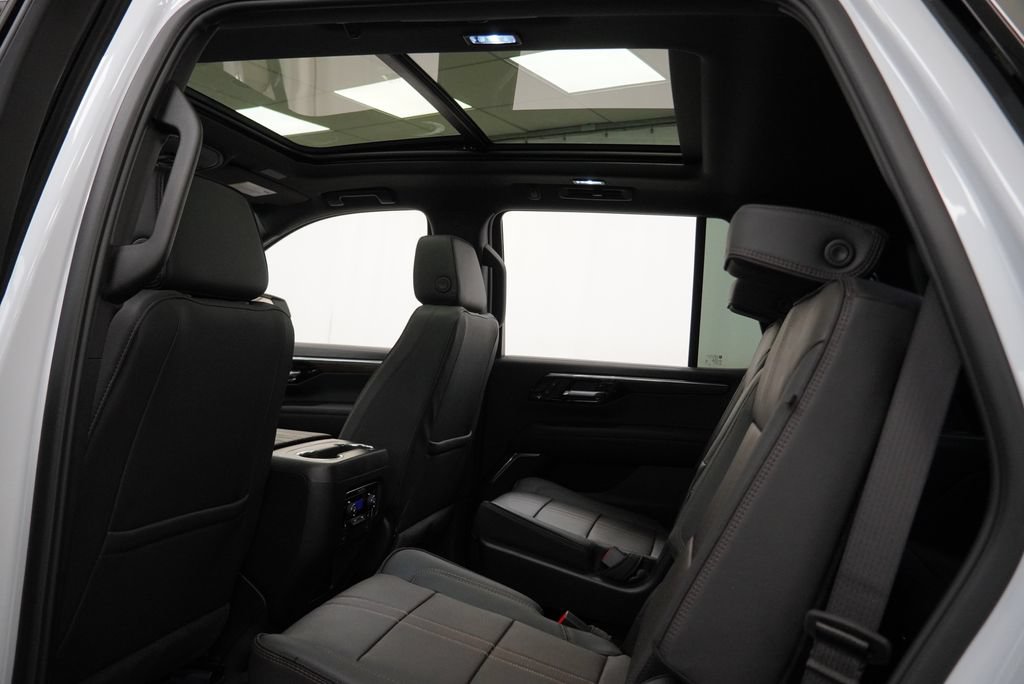 Used 2026 Chevrolet Tahoe High Country AWD/4WD image 14