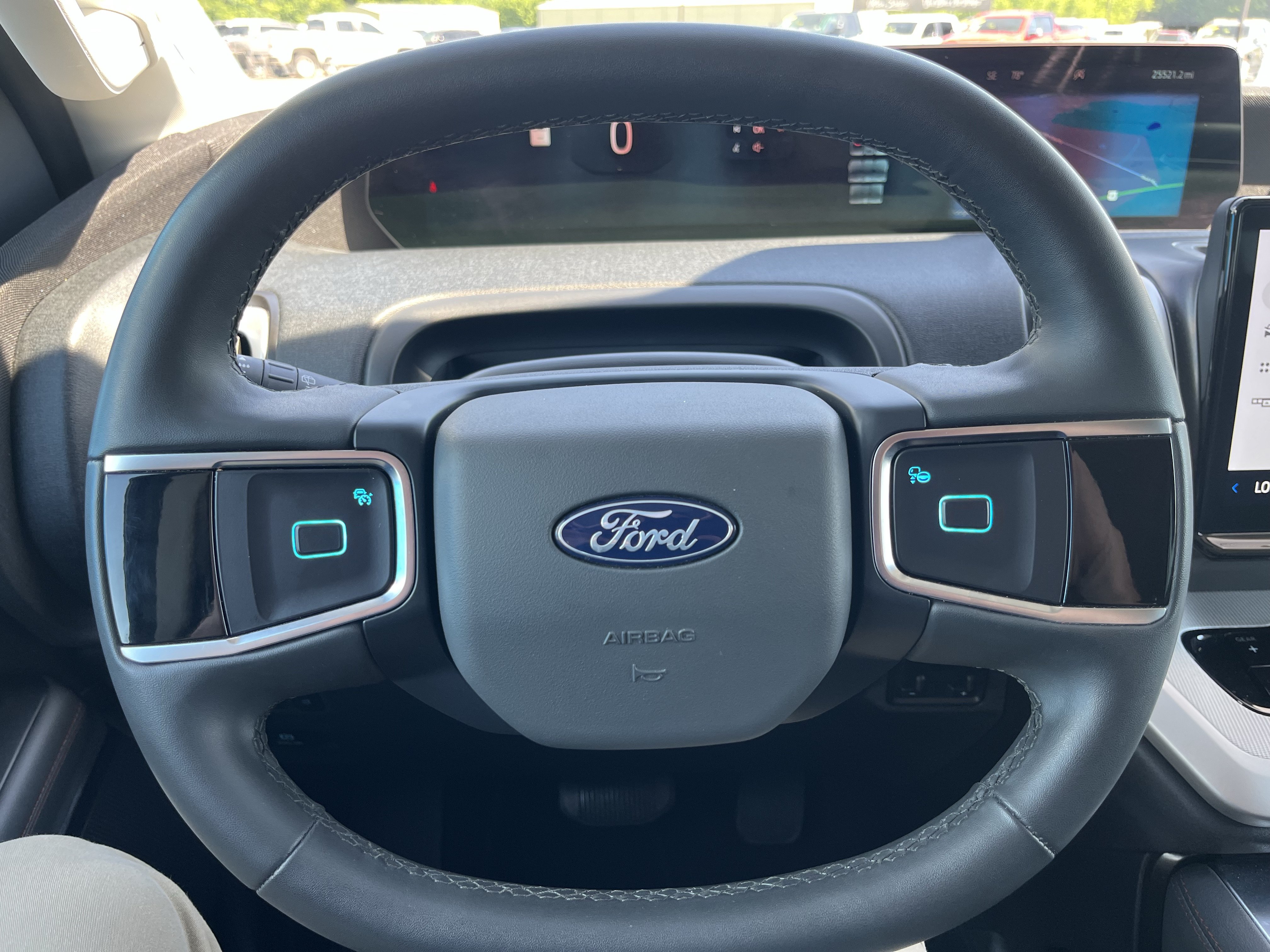 Used 2025 Ford Expedition Active AWD/4WD image 10
