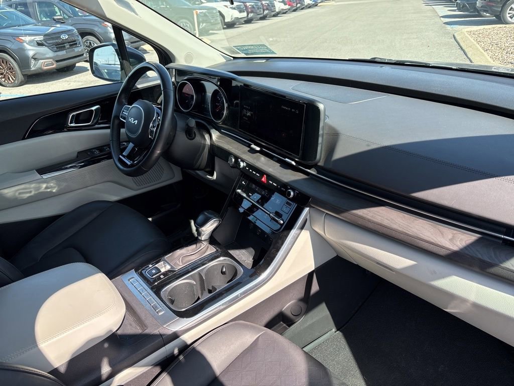 Certified 2024 Kia Carnival EX image 8