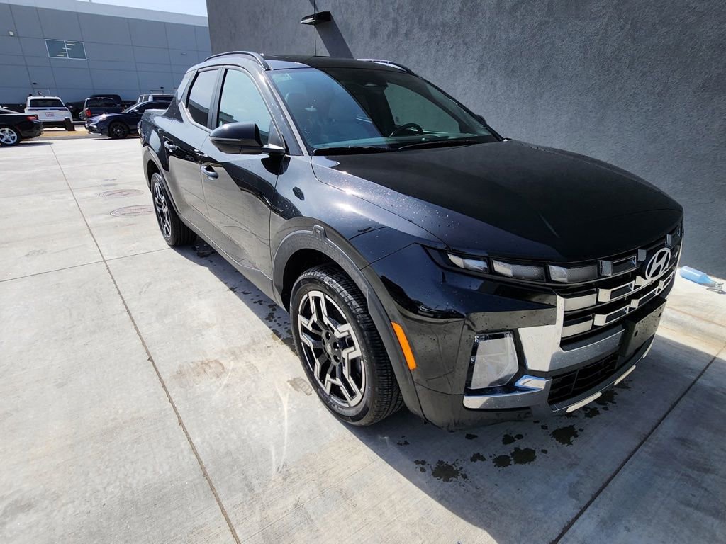 Certified 2025 Hyundai Santa Cruz Limited AWD/4WD image 2