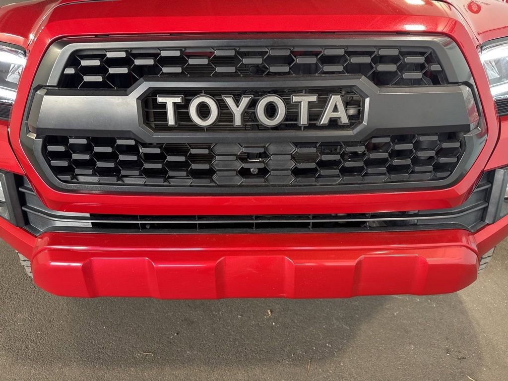 Used 2016 Toyota Tacoma SR image 14