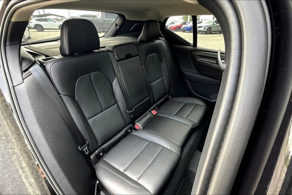 Used 2024 Volvo XC40 B5 Core AWD/4WD image 38