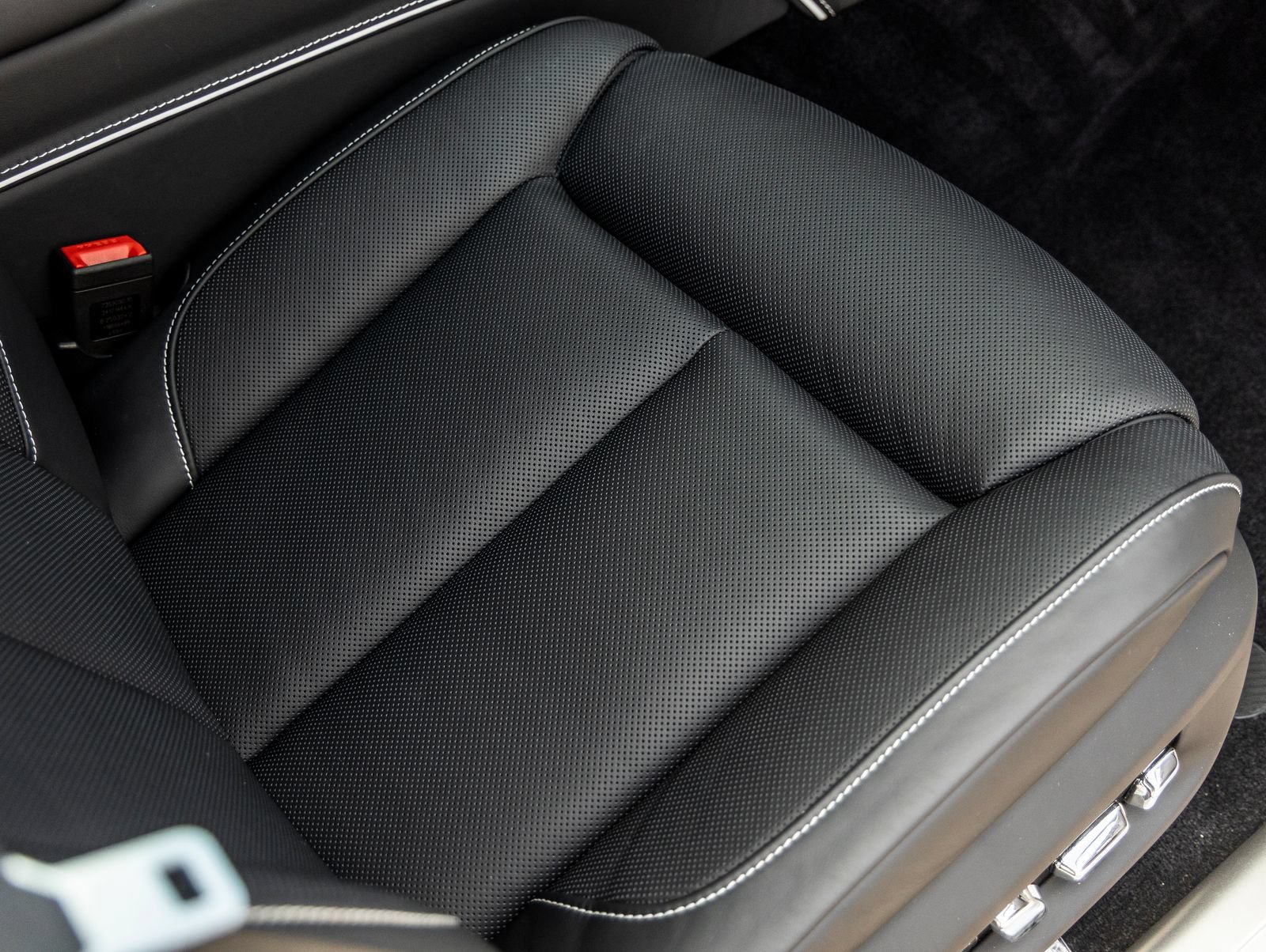 Certified 2024 Rolls-Royce Ghost AWD/4WD image 46