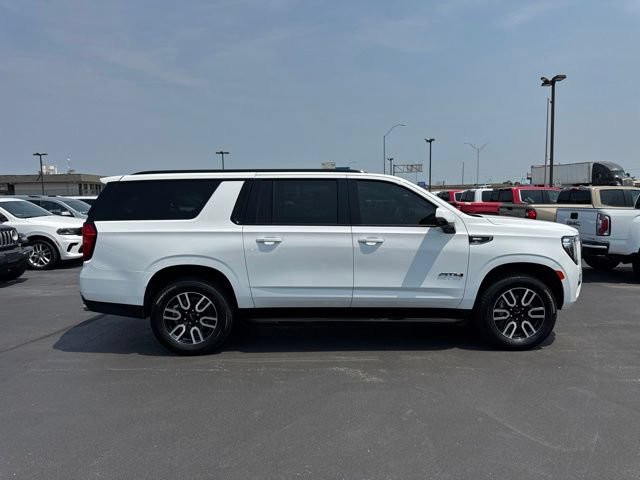 Used 2024 GMC Yukon XL AT4 w/ Technology Package AWD/4WD image 2