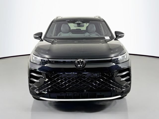 New 2026 Volkswagen Tiguan SEL R-Line AWD/4WD image 2