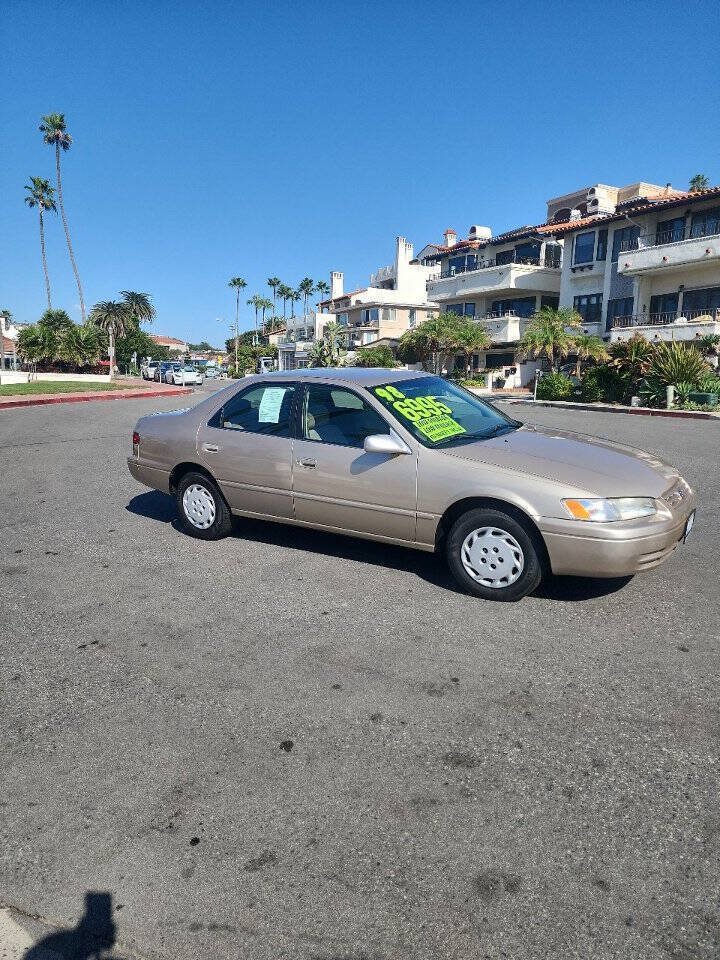 Used 1998 Toyota Camry LE FWD image 4