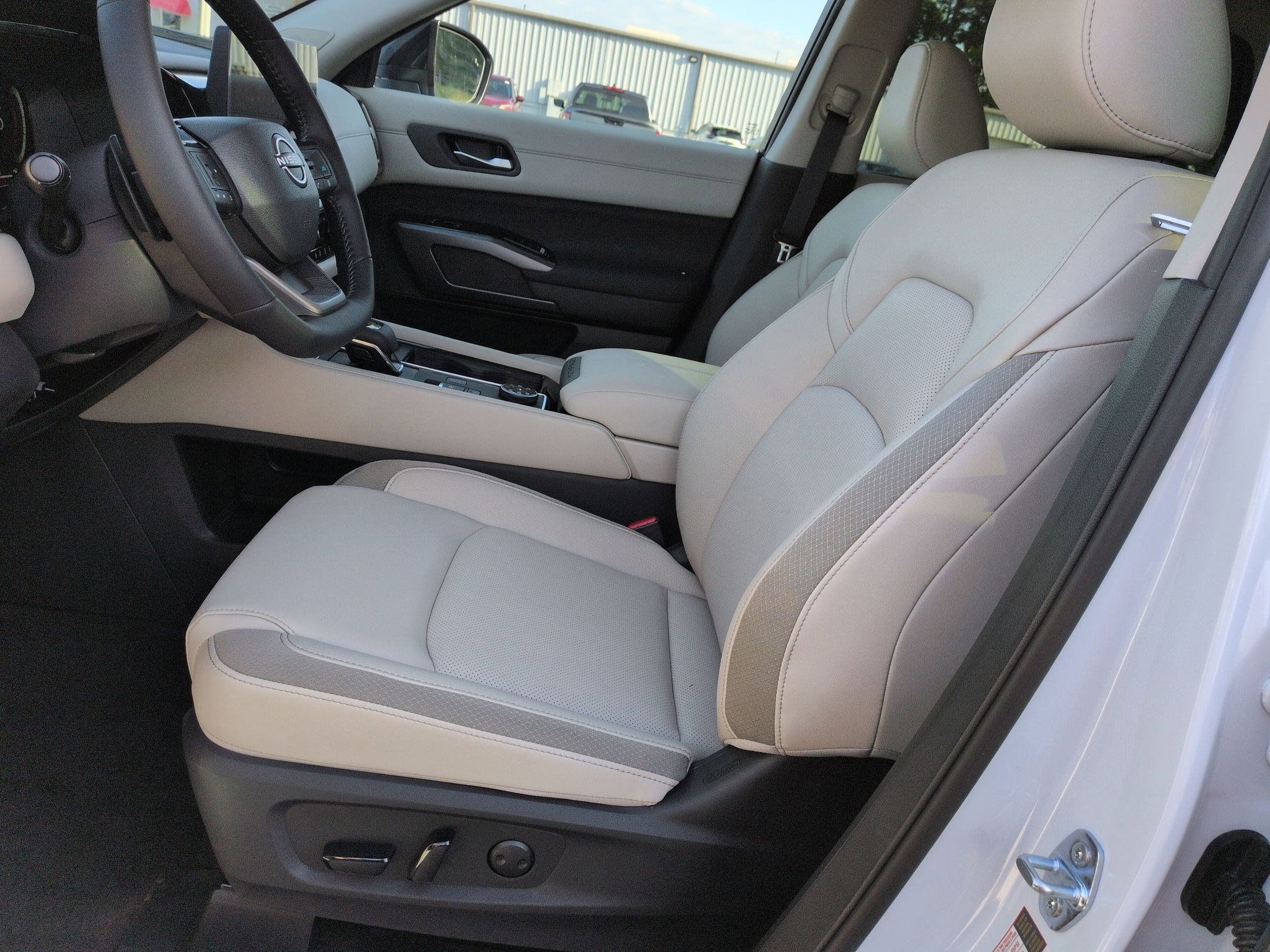 New 2026 Nissan Pathfinder SL AWD/4WD image 15