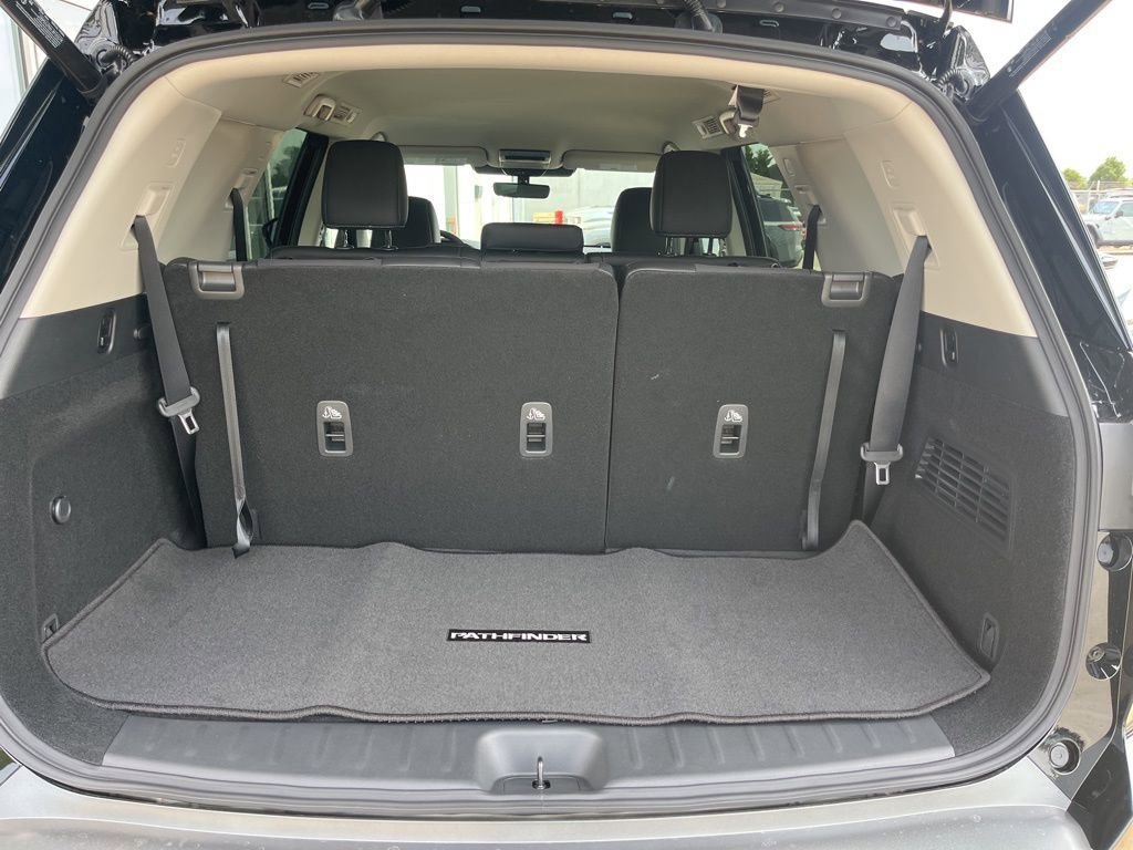 New 2026 Nissan Pathfinder SL FWD image 28