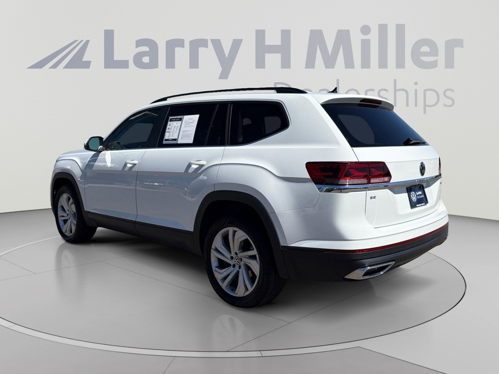 Used 2023 Volkswagen Atlas SE w/ Black Wheel Package AWD/4WD image 4