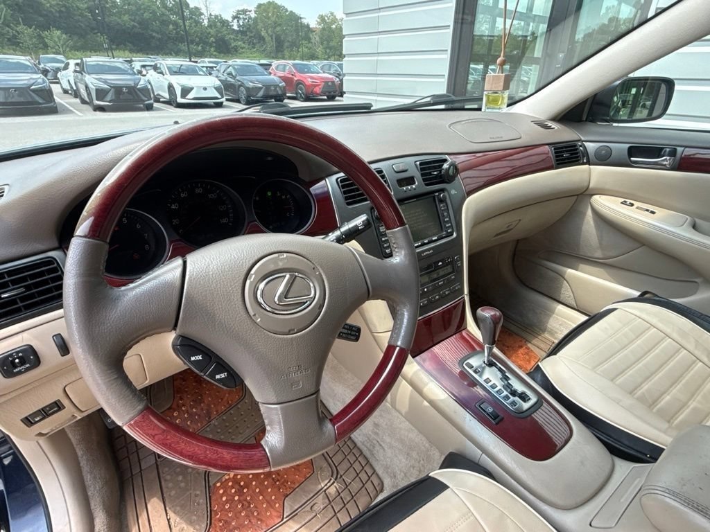 Used 2004 Lexus ES 330 FWD image 14