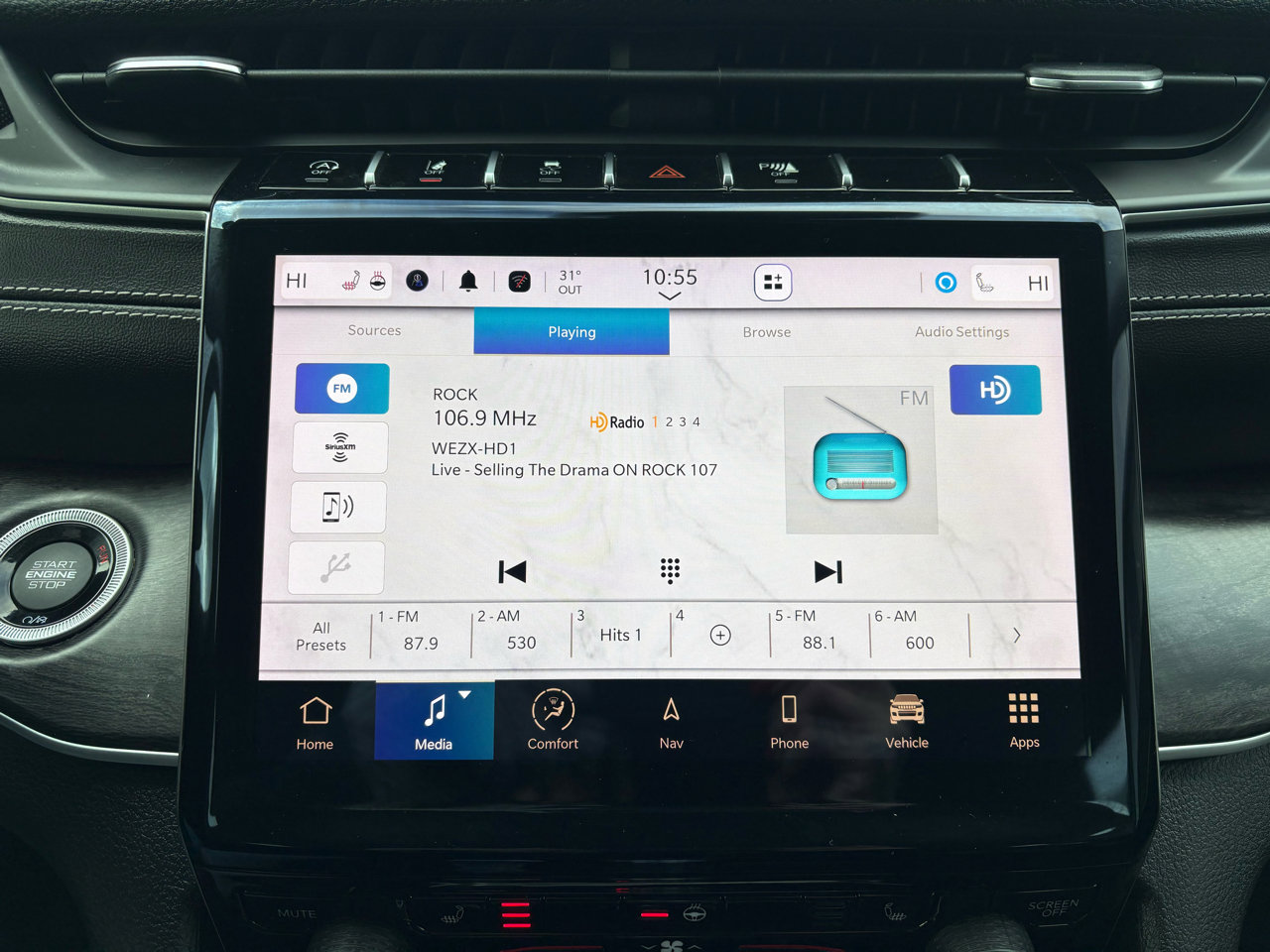 Used 2023 Jeep Grand Cherokee Limited w/ Black Appearance Package image 32