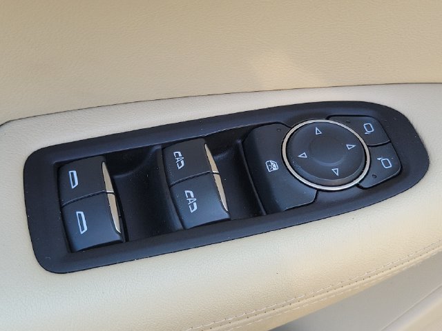 Certified 2019 Cadillac XT5 AWD image 13