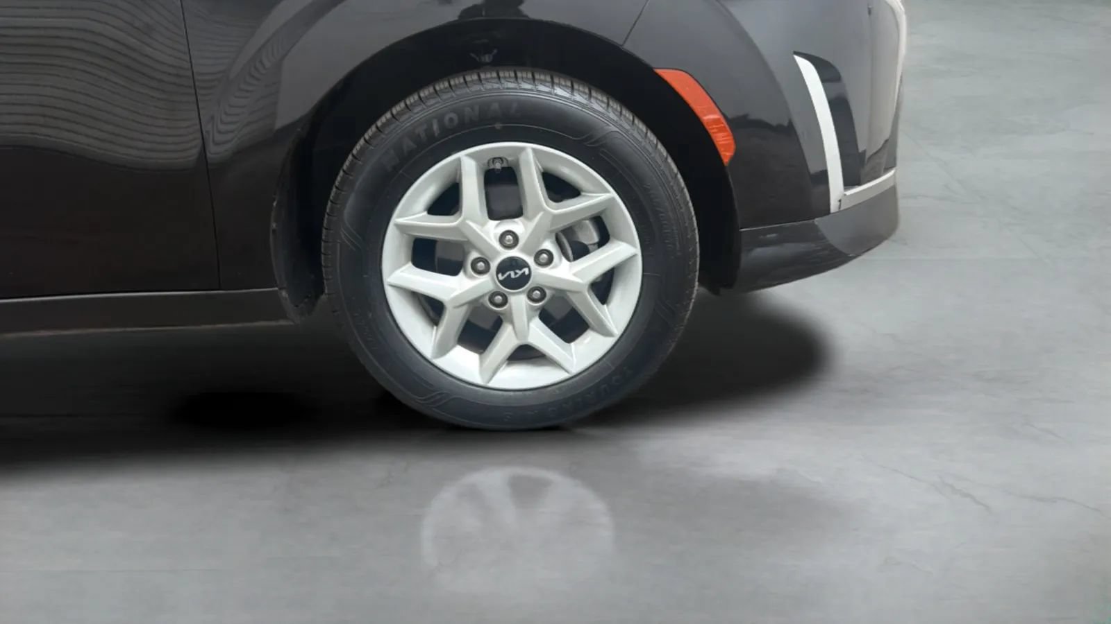 Used 2023 Kia Soul LX w/ LX Technology Package FWD image 24