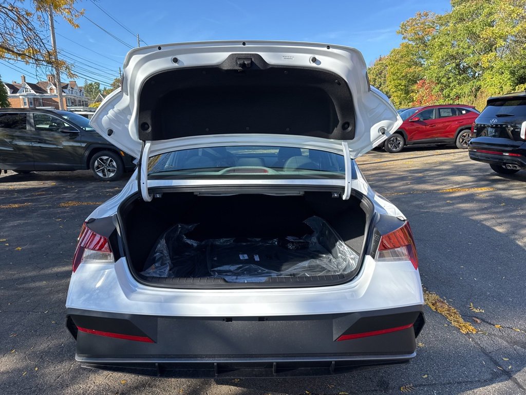 New 2025 Hyundai Elantra Sport image 15