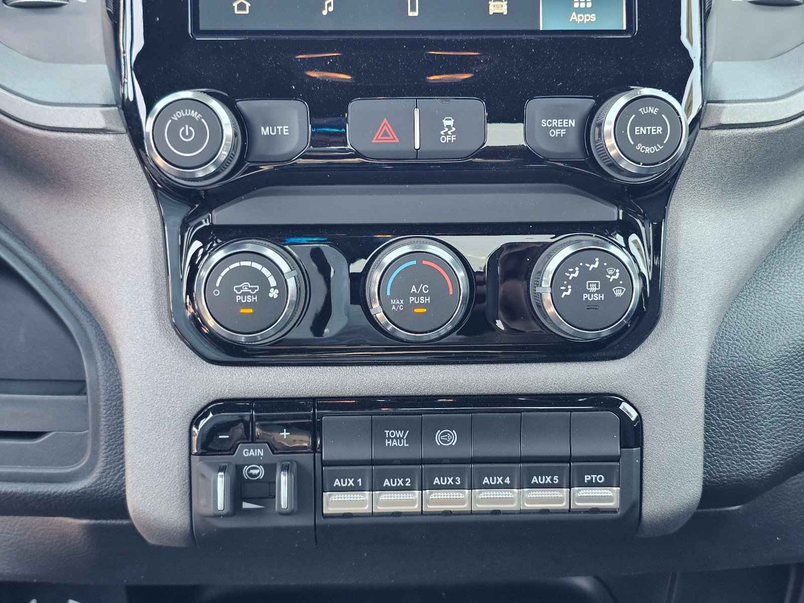 New 2027 RAM 4500 Tradesman w/ Chrome Appearance Group RWD image 29
