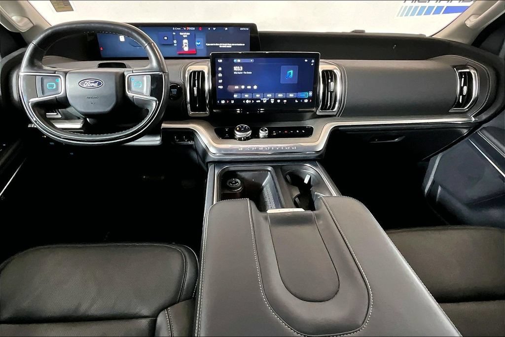Certified 2025 Ford Expedition Max Platinum AWD/4WD image 11