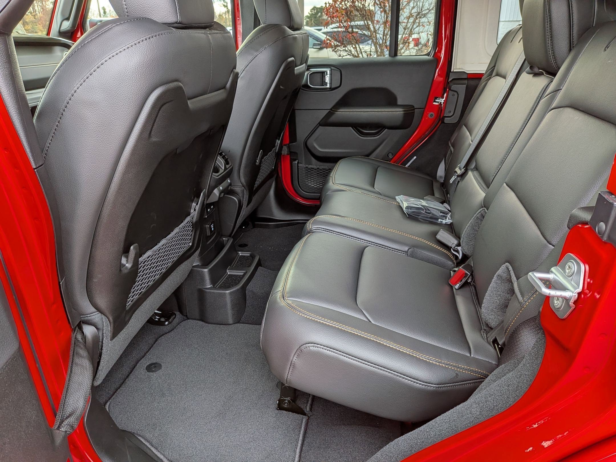 New 2026 Jeep Wrangler Sahara AWD/4WD image 27