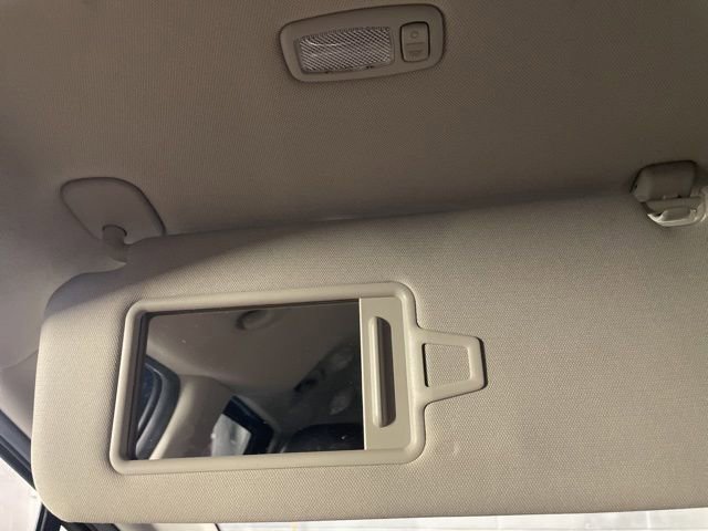 Used 2025 Kia Carnival image 32