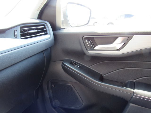 Used 2025 Ford Escape Platinum w/ Premium Technology Package AWD/4WD image 28