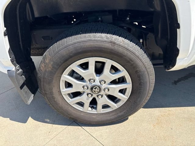 Used 2025 Toyota Tacoma SR5 AWD/4WD image 10