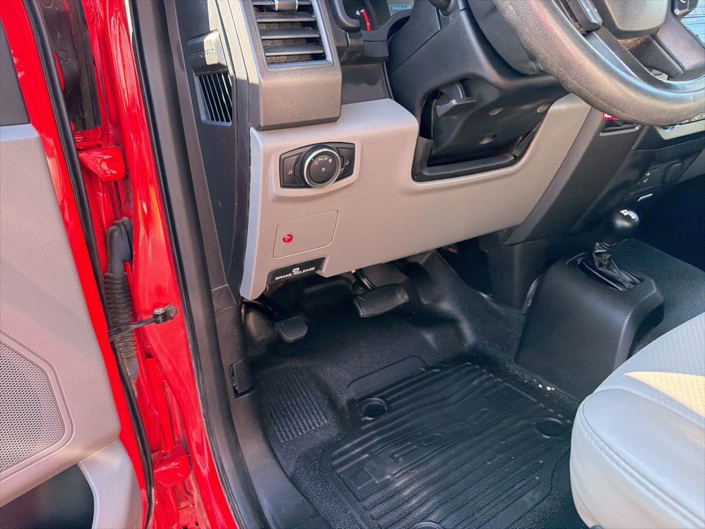 Used 2018 Ford F550 4x4 Regular Cab Super Duty image 8