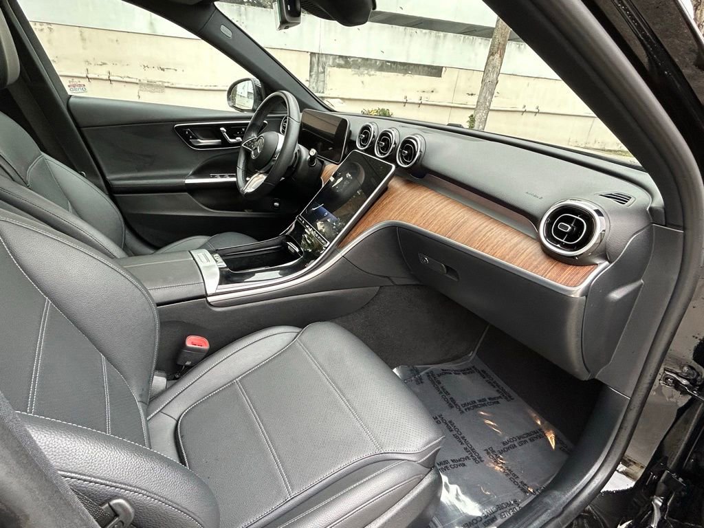 Used 2025 Mercedes-Benz C 300 4MATIC Sedan image 35